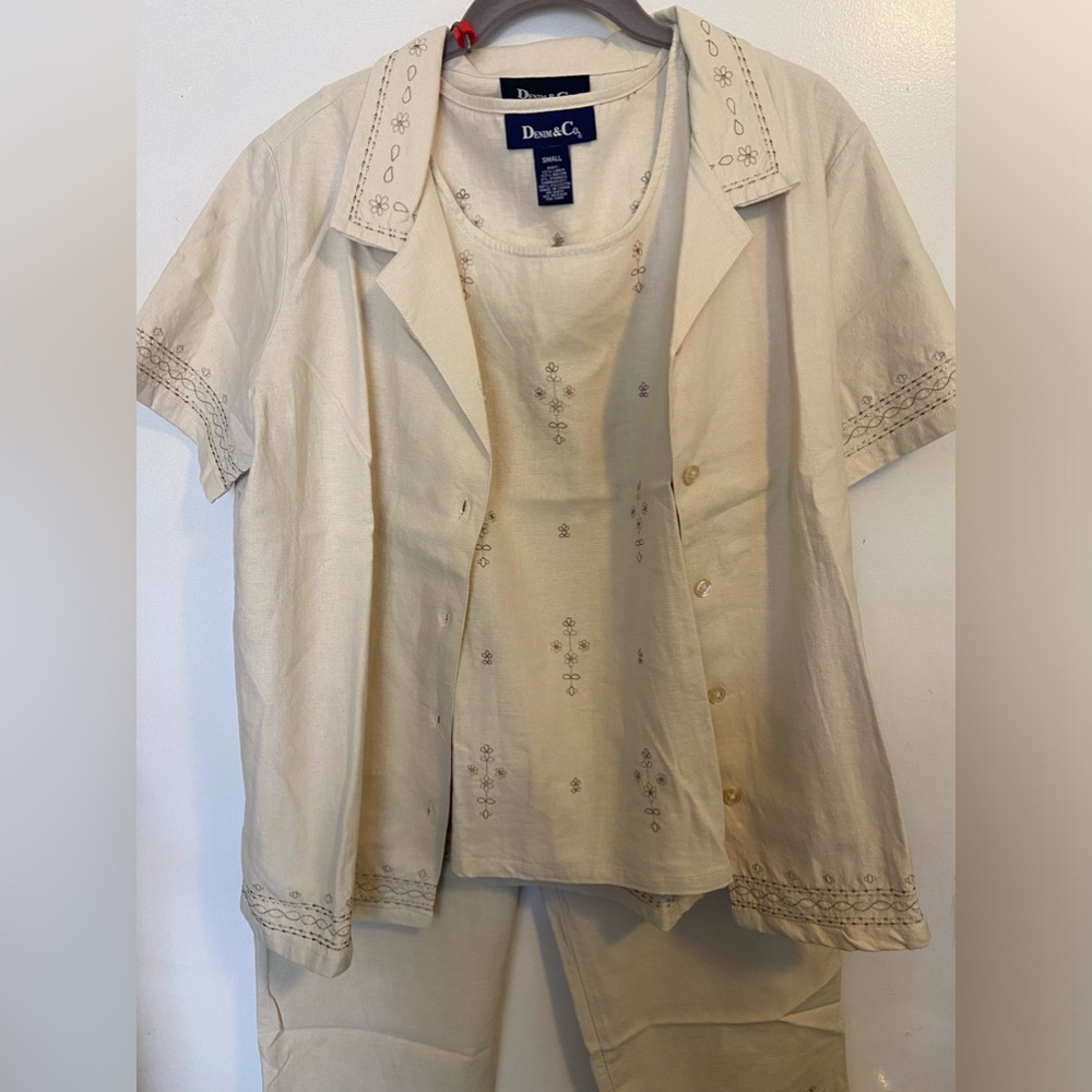 Denim & Co! A  3-piece casual set STUNNING EMBROIDERY JACKET TANK TOP and PANTS